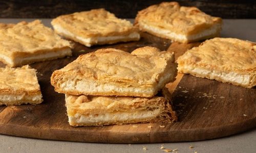 Εύκολη τυρόπιτα με μόλις τρία υλικά