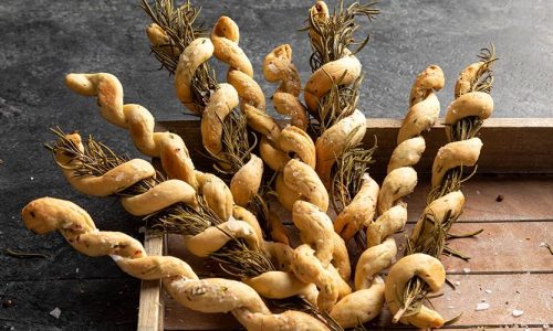 Σπιτικά κριτσίνια με μυρωδικά για όλη την οικογένεια