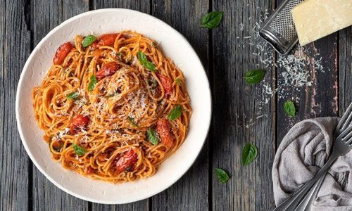 Σπαγγέτι ναπολιτάνα με ψητά ντοματίνια