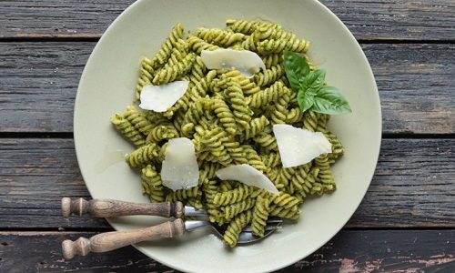 Βίδες με πέστο βασιλικού - Εύκολες και χορταστικές