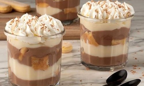 Εύκολο προφιτερόλ με σαβαγιάρ και δύο διαφορετικές κρέμες