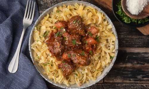 Μοσχάρι κοκκινιστό με χυλοπίτες - Αγαπημένο μαμαδίστικο φαγητό