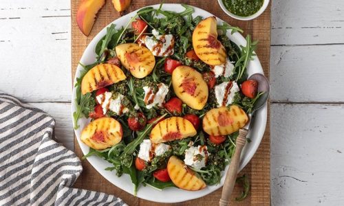 Σαλάτα με ψητά νεκταρίνια και ανθότυρο - Έτοιμη σε 20 λεπτά