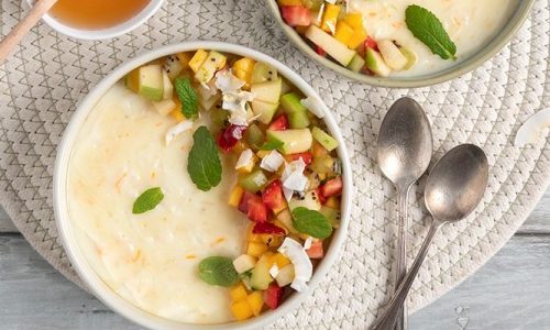 Δροσερό ρυζόγαλο με φρουτοσαλάτα