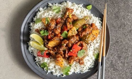 Γλυκόξινο χοιρινό με ανανά στην κατσαρόλα