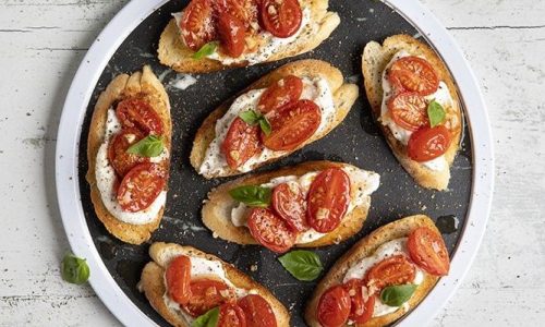 Μπρουσκέτες με ντοματίνια κονφί και ρικότα - Εύκολες και χορταστικές