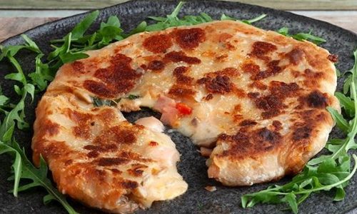 Γεμιστά flat breads με μανιτάρια και τυρί
