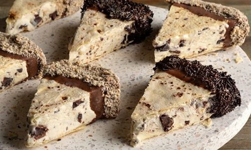 Παγωτό sandwich στρατσιατέλα με πίτες βουτύρου