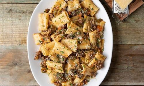 Ριγκατόνι με μοσχαρίσια μάγουλα μπρεζέ