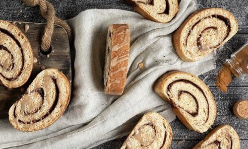 Ψωμί κανέλας με χειροποίητο γλάσο