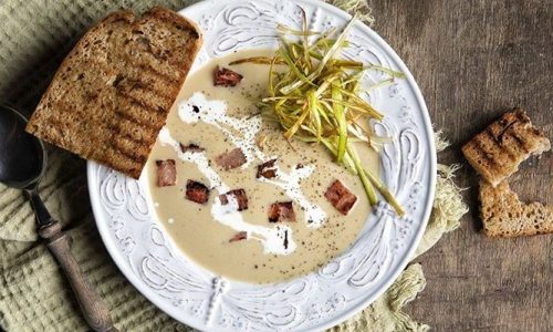 Βελουτέ σούπα με πράσο και πατάτα