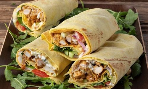 Wrap με κοτόπουλο Τίκα Μασάλα, γιαούρτι και λαχανικά