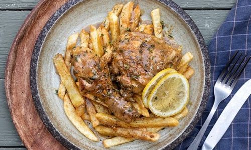 Κοτόπουλο λεμονάτο με πατάτες τηγανητές