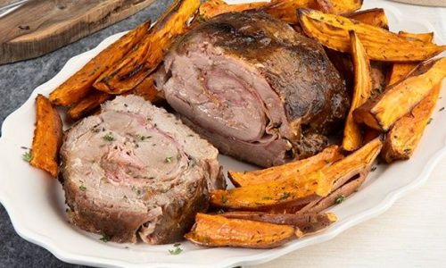 Χοιρινός λαιμός γεμιστός με ζαμπόν και Μετσοβόνε