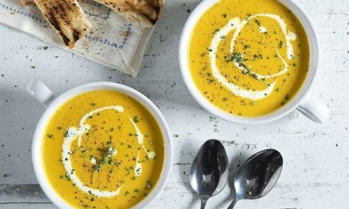 Αντιοξειδωτική σούπα με καρότο, κουρκουμά και ρόφημα σόγιας