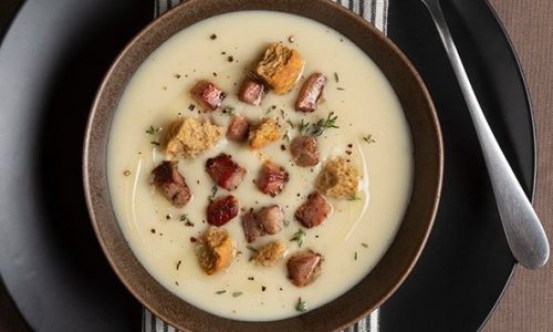 Σούπα σελινόριζας με παξιμάδια λαδιού και απάκι