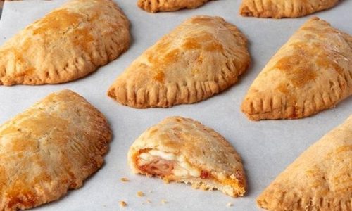 Ζαμπονοτυροπιτάκια κουρού με χειροποίητη ζύμη