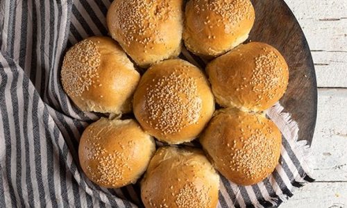 Εύκολη συνταγή για αφράτο ψωμί μαργαρίτα