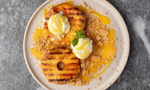 Ψητός ανανάς με παγωτό -  Ένα ξεχωριστό γλυκό που αξίζει να δοκιμάσετε