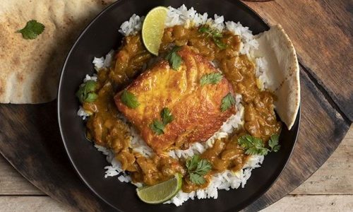 Σολομός με γευστική και πικάντικη σάλτσα κάρι