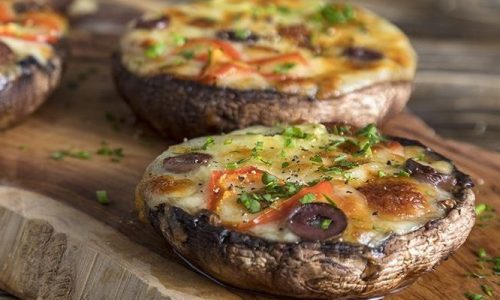 Εύκολη συνταγή για γεμιστά μανιτάρια πίτσα