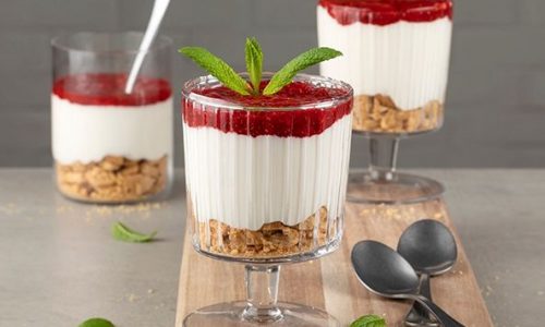 Healthy cheesecake με εύκολη μαρμελάδα φράουλα-τσία