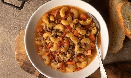 Κιμαδόσουπα κοκκινιστή με ζυμαρικά - Πανεύκολη και πρωτότυπη συνταγή