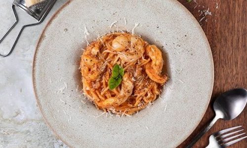 Εύκολη και πεντανόστιμη γαριδομακαρονάδα σε ένα σκεύος