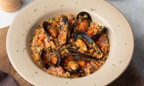 Μυδοπίλαφο κοκκινιστό - Παραδοσιακό, νηστίσιμο και πολύ νόστιμο