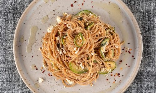 Εύκολη συνταγή για σπαγγέτι με κολοκυθάκι και ανθότυρο
