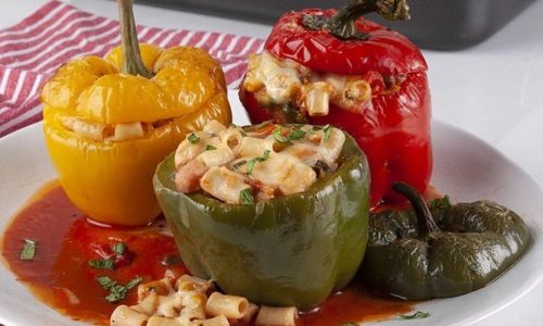 Γεμιστές πιπεριές με κοφτό μακαρονάκι - Μια πρωτότυπη παραλλαγή του αγαπημένου σας φαγητού