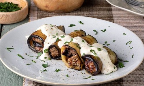 Νόστιμα σουβλάκια μελιτζάνας με κιμά για όλη την οικογένεια