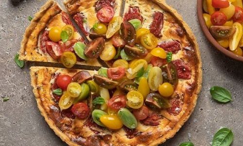 Καλοκαιρινή τάρτα ντομάτας με σπιτική ζύμη