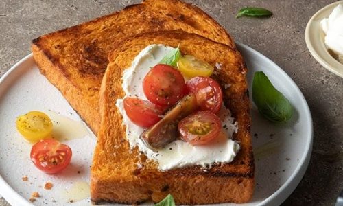 Αλμυρό ντοματόψωμο με λιαστές ντομάτες