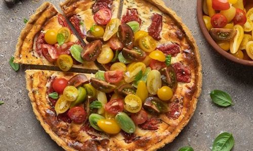 Καλοκαιρινή τάρτα ντομάτας με χειροποίητη ζύμη