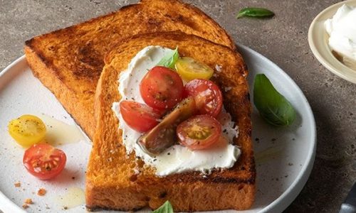 Ντοματόψωμο με λιαστές ντομάτες