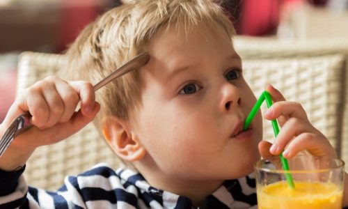 Δύο εύκολες συνταγές για πρωινό που θα λατρέψουν τα παιδιά