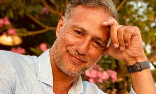 Δημήτρης Πλειώνης: Η γνωριμία με τη γυναίκα του και ο ερχομός της κόρης τους 4 μήνες μετά