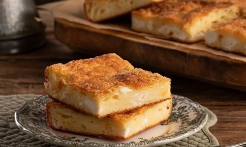 Εύκολη τυρόπιτα με γιαούρτι χωρίς φύλλο