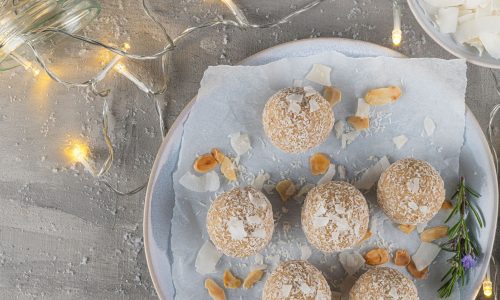 Λευκά χριστουγεννιάτικα τρουφάκια που μπορούν να φτιάξουν τα παιδιά