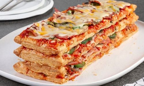 Πίτσα μιλφέιγ με φύλλα σφολιάτας