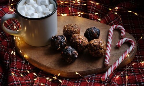 Χριστουγεννιάτικα τρουφάκια χωρίς ζάχαρη - Με πορτοκάλι και επικάλυψη σοκολάτας