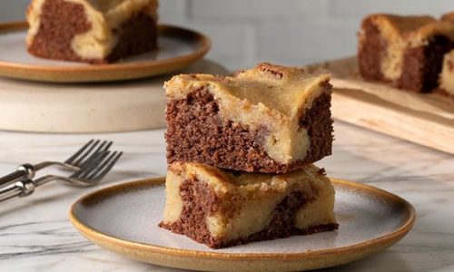 Δίχρωμο κέικ με ταχίνι