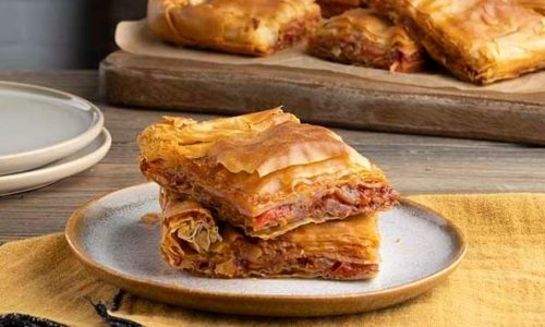 Εύκολη χωριάτικη ζαμπονοτυρόπιτα με λαχανικά