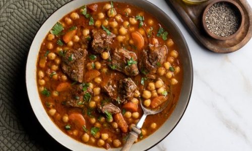 Τι να μαγειρέψετε σήμερα; Μοσχαράκι κοκκινιστό με ρεβίθια