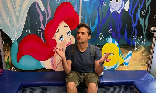 Γιώργος Παπαγεωργίου: Βόλτα με την κόρη του στους ώμους