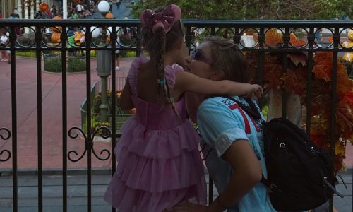 Η Khai, η κόρη του supermodel, Gigi Hadid λατρεύει τα ροζ