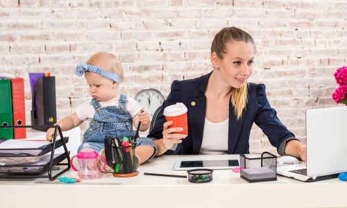 Πώς να βρείτε ισορροπία μεταξύ δουλειάς και μητρότητας - Συμβουλές για busy μαμάδες