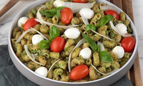 Σαλάτα ζυμαρικών με πέστο από φιστίκι Αιγίνης