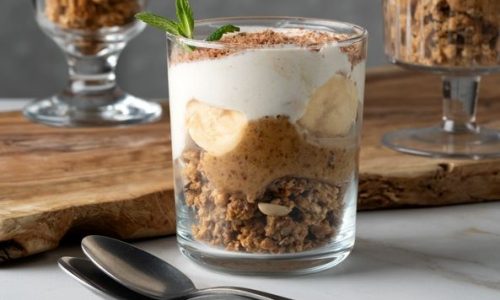 Healthy ατομικά banoffee με γκρανόλα - Έτοιμα σε 15 λεπτά